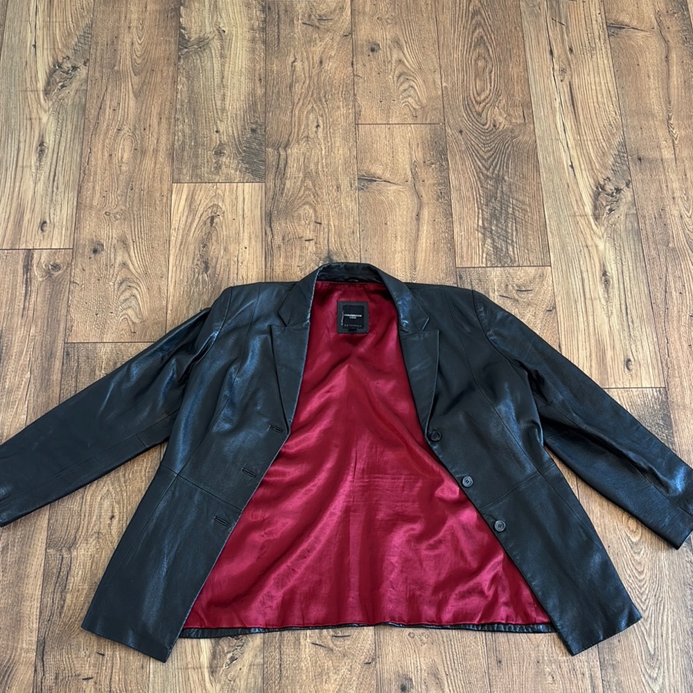 Colebrook & Co. Black Leather Women's Jacket with Red Lining XL